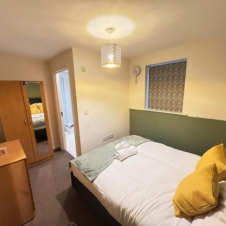 The Vogue Stay, 3 Bedrooms, 2 Bathrooms, Ideal For Jr & Oxford Hospitals, Free Carpark, Conveniently Located For Ring Road Access, 2 Miles From Oxford City Centre Easy Car & Bus Route Buitenkant foto