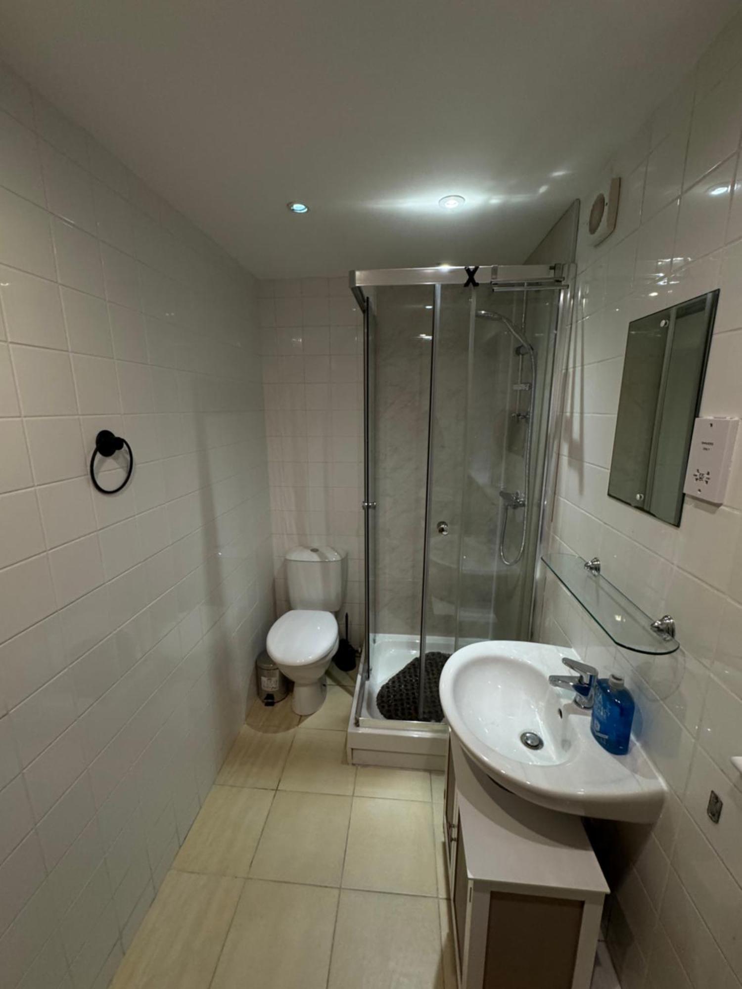 The Vogue Stay, 3 Bedrooms, 2 Bathrooms, Ideal For Jr & Oxford Hospitals, Free Carpark, Conveniently Located For Ring Road Access, 2 Miles From Oxford City Centre Easy Car & Bus Route Buitenkant foto