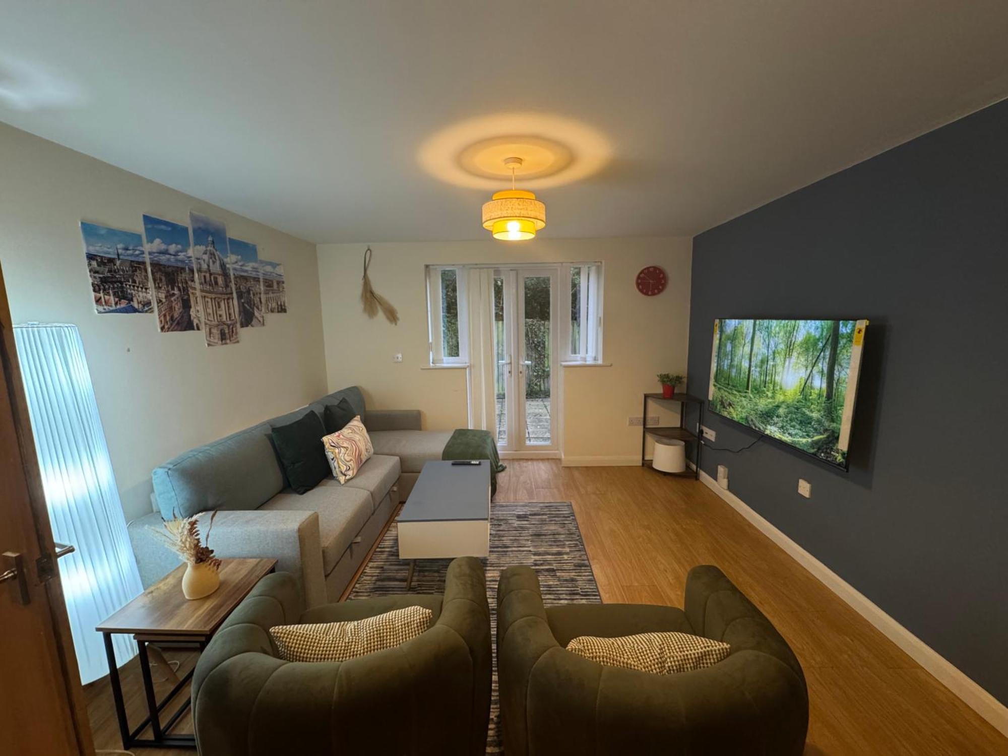 The Vogue Stay, 3 Bedrooms, 2 Bathrooms, Ideal For Jr & Oxford Hospitals, Free Carpark, Conveniently Located For Ring Road Access, 2 Miles From Oxford City Centre Easy Car & Bus Route Buitenkant foto