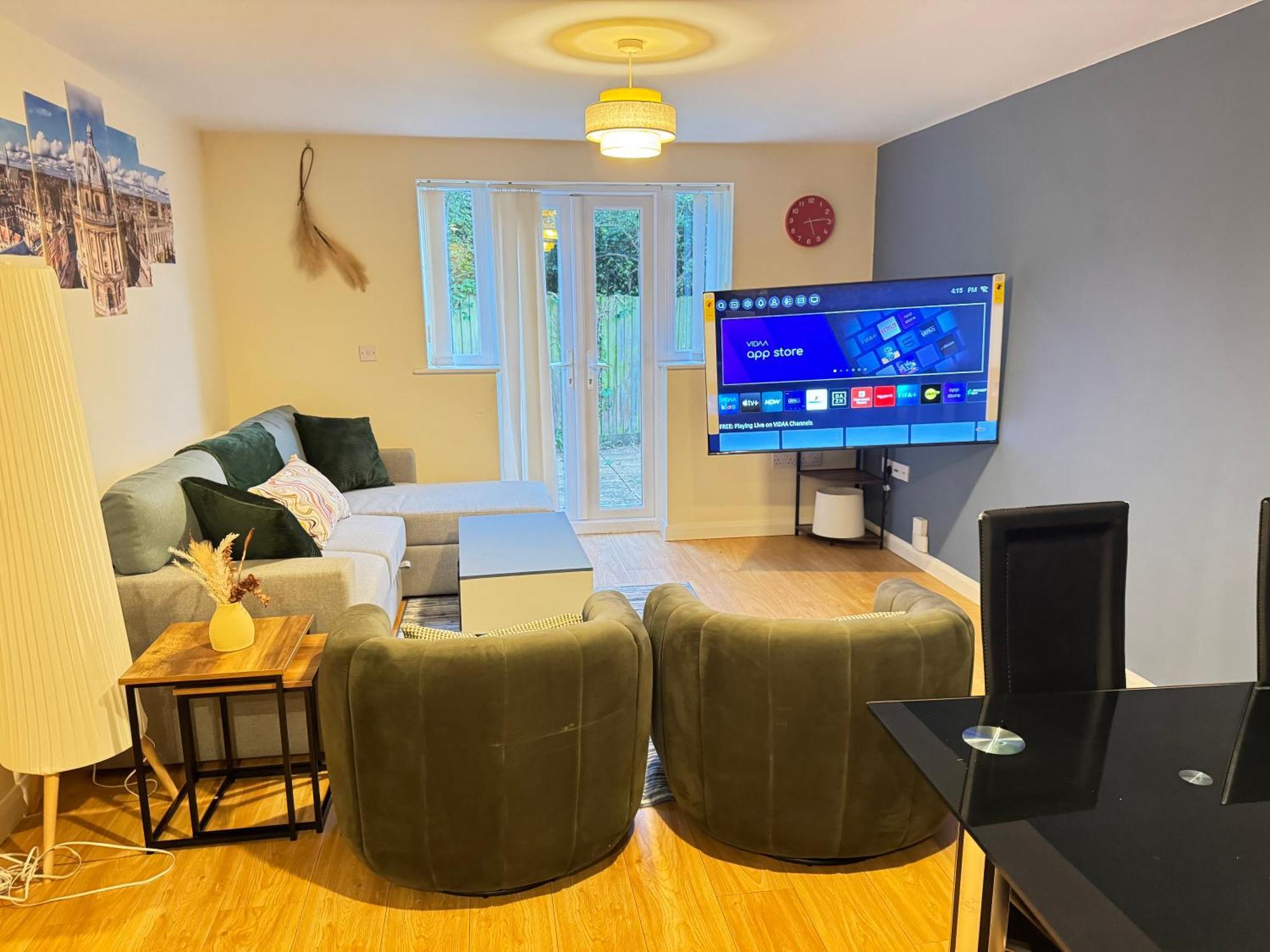 The Vogue Stay, 3 Bedrooms, 2 Bathrooms, Ideal For Jr & Oxford Hospitals, Free Carpark, Conveniently Located For Ring Road Access, 2 Miles From Oxford City Centre Easy Car & Bus Route Buitenkant foto