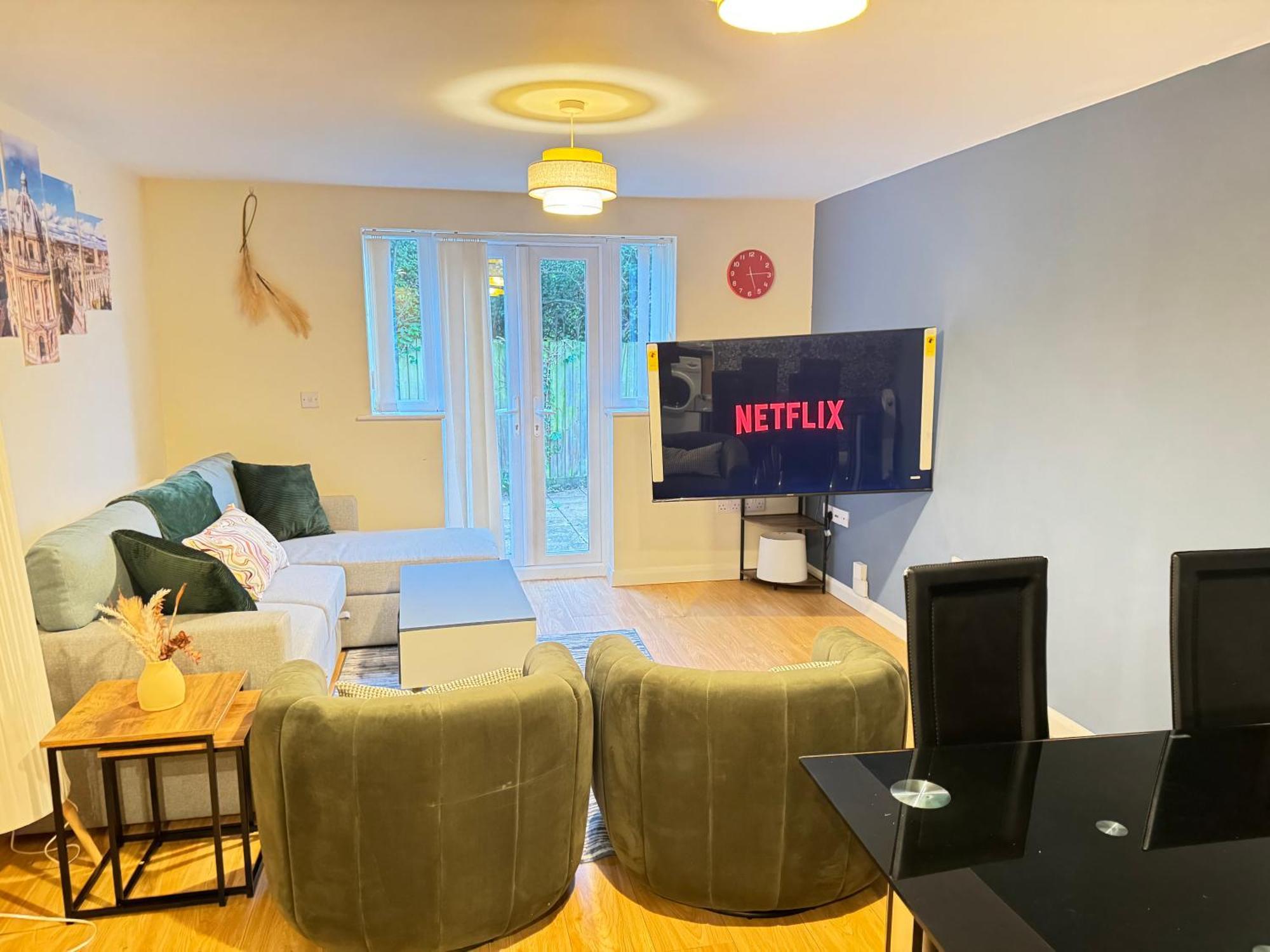 The Vogue Stay, 3 Bedrooms, 2 Bathrooms, Ideal For Jr & Oxford Hospitals, Free Carpark, Conveniently Located For Ring Road Access, 2 Miles From Oxford City Centre Easy Car & Bus Route Buitenkant foto