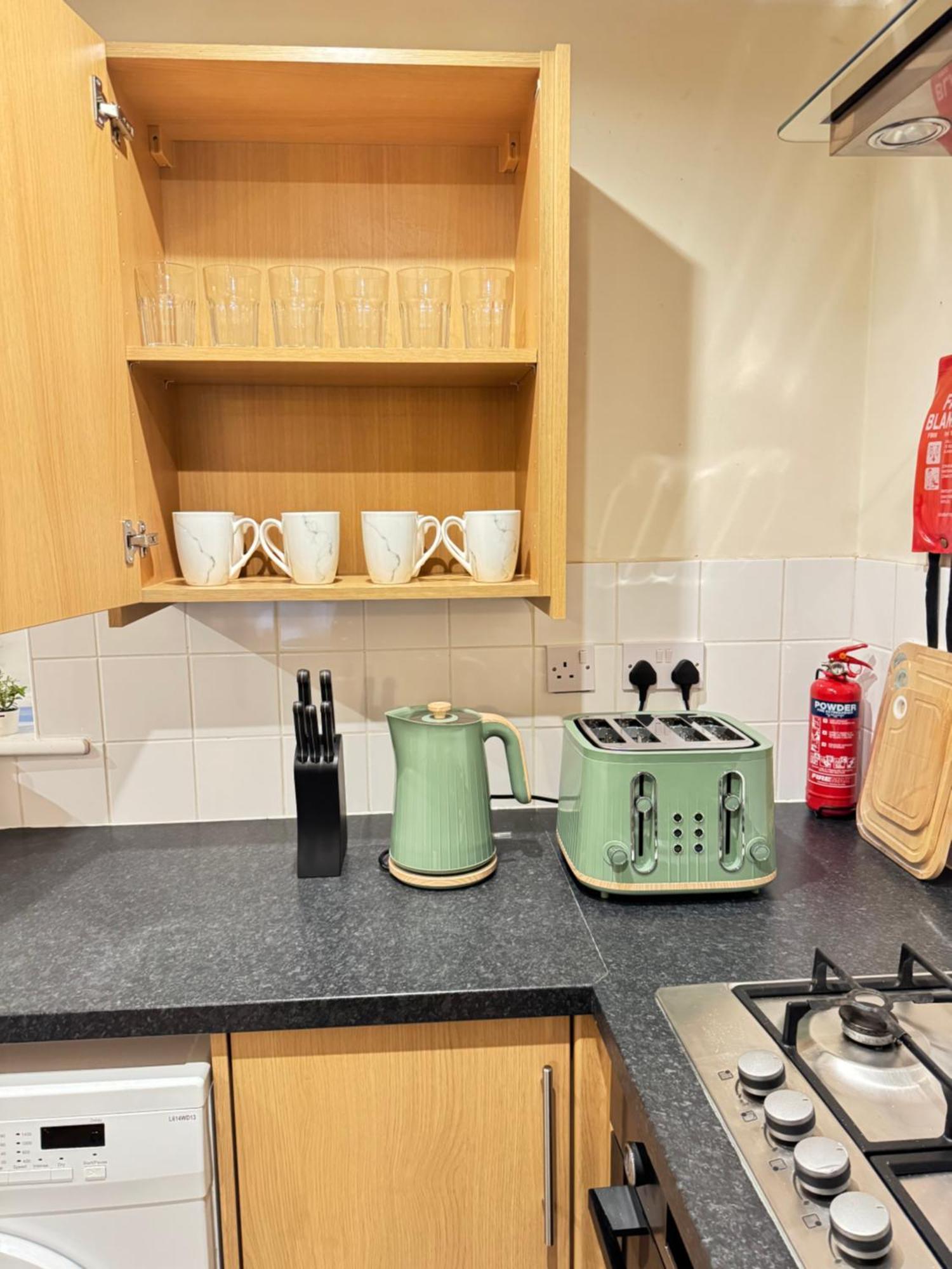 The Vogue Stay, 3 Bedrooms, 2 Bathrooms, Ideal For Jr & Oxford Hospitals, Free Carpark, Conveniently Located For Ring Road Access, 2 Miles From Oxford City Centre Easy Car & Bus Route Buitenkant foto