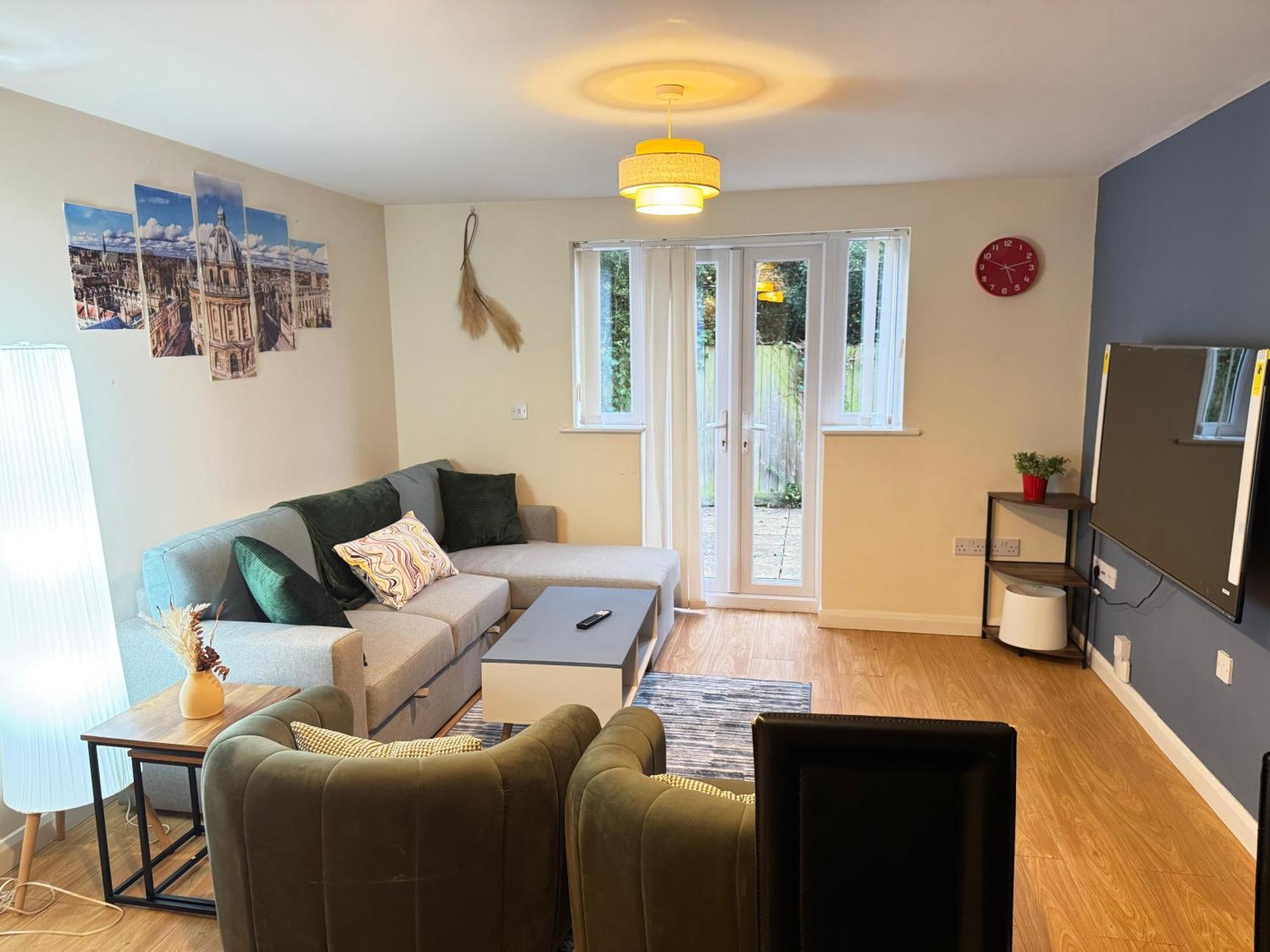 The Vogue Stay, 3 Bedrooms, 2 Bathrooms, Ideal For Jr & Oxford Hospitals, Free Carpark, Conveniently Located For Ring Road Access, 2 Miles From Oxford City Centre Easy Car & Bus Route Buitenkant foto