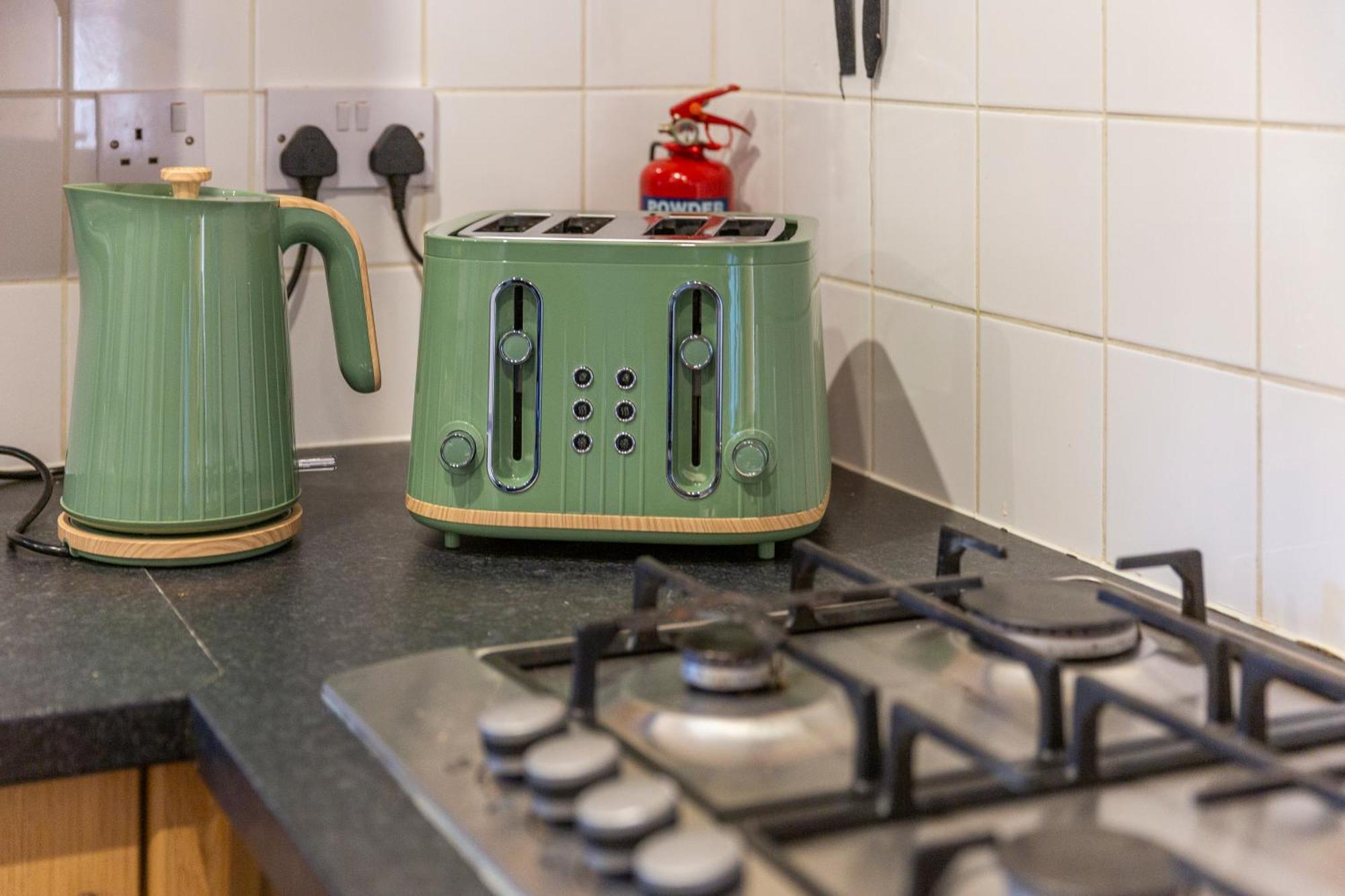 The Vogue Stay, 3 Bedrooms, 2 Bathrooms, Ideal For Jr & Oxford Hospitals, Free Carpark, Conveniently Located For Ring Road Access, 2 Miles From Oxford City Centre Easy Car & Bus Route Buitenkant foto