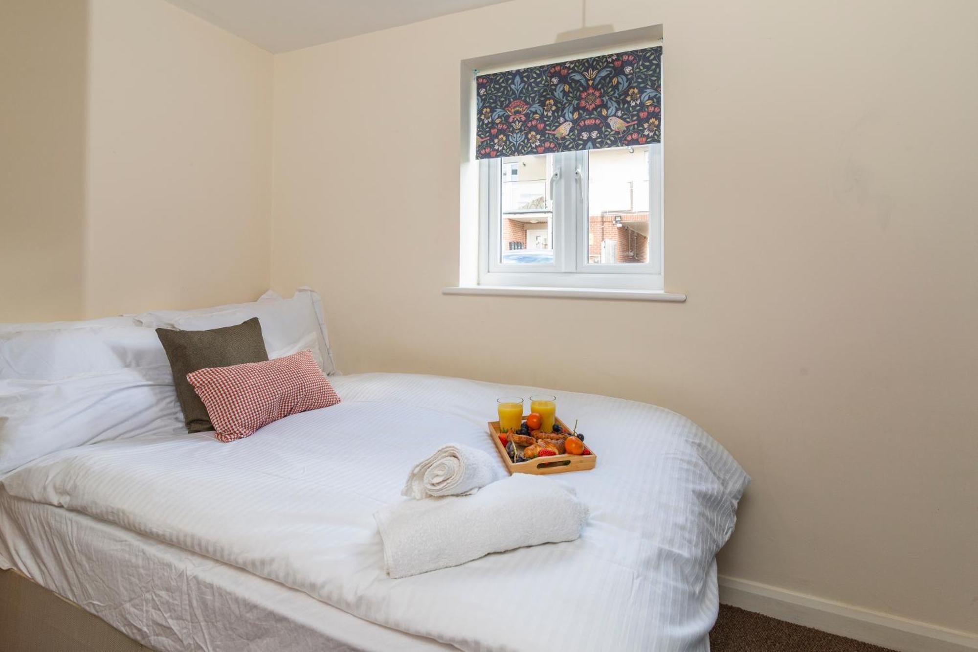 The Vogue Stay, 3 Bedrooms, 2 Bathrooms, Ideal For Jr & Oxford Hospitals, Free Carpark, Conveniently Located For Ring Road Access, 2 Miles From Oxford City Centre Easy Car & Bus Route Buitenkant foto