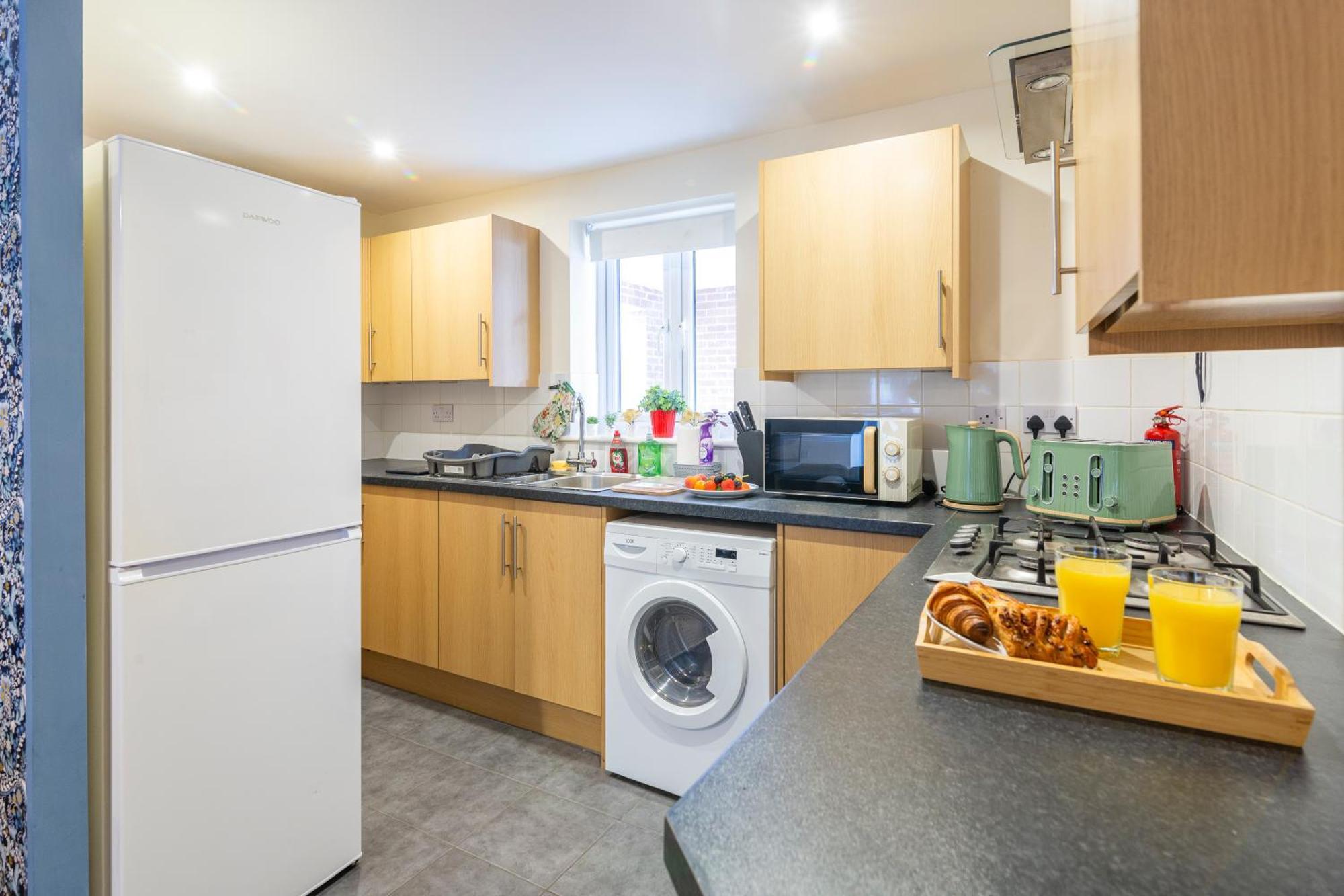 The Vogue Stay, 3 Bedrooms, 2 Bathrooms, Ideal For Jr & Oxford Hospitals, Free Carpark, Conveniently Located For Ring Road Access, 2 Miles From Oxford City Centre Easy Car & Bus Route Buitenkant foto