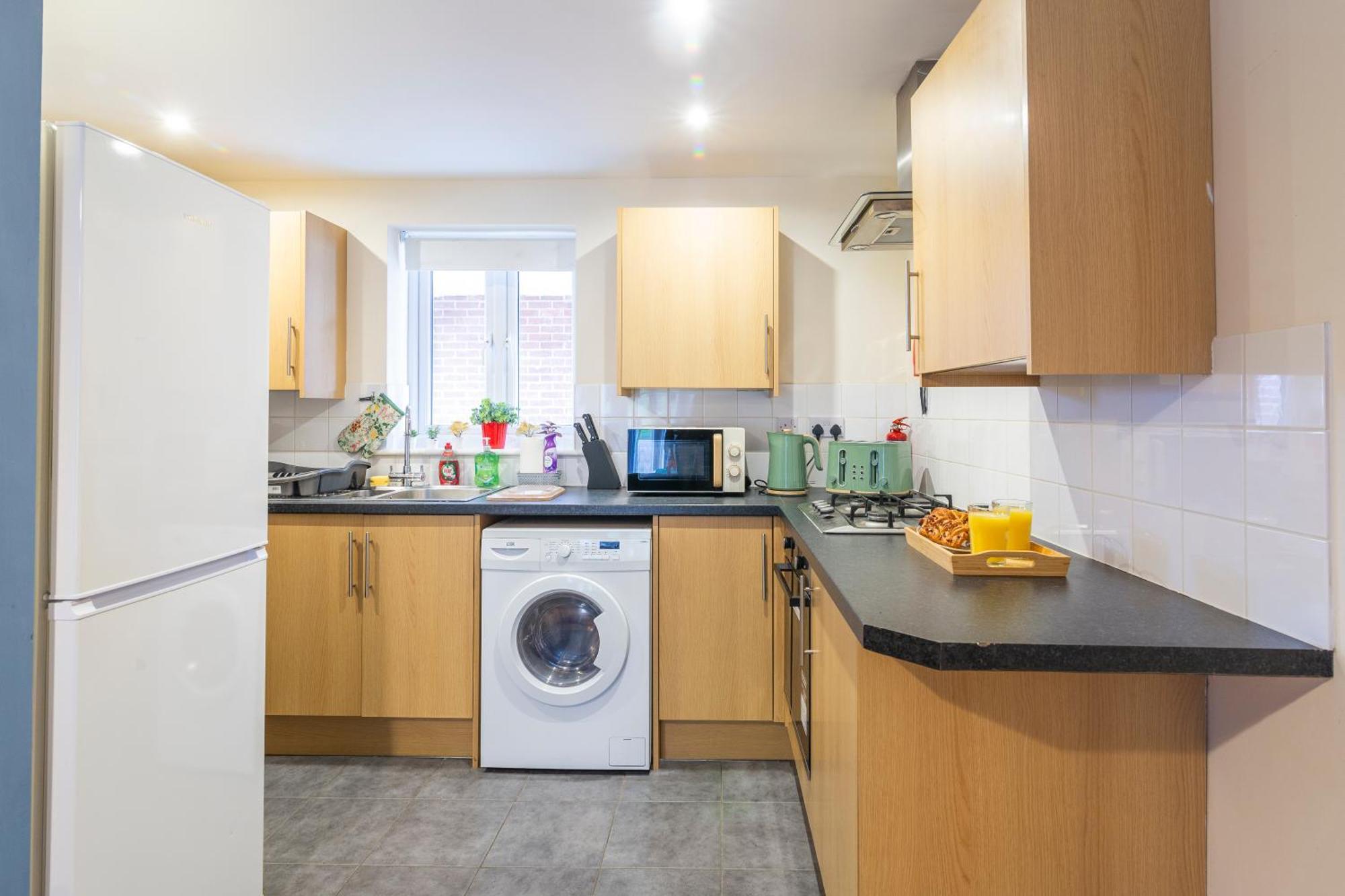 The Vogue Stay, 3 Bedrooms, 2 Bathrooms, Ideal For Jr & Oxford Hospitals, Free Carpark, Conveniently Located For Ring Road Access, 2 Miles From Oxford City Centre Easy Car & Bus Route Buitenkant foto