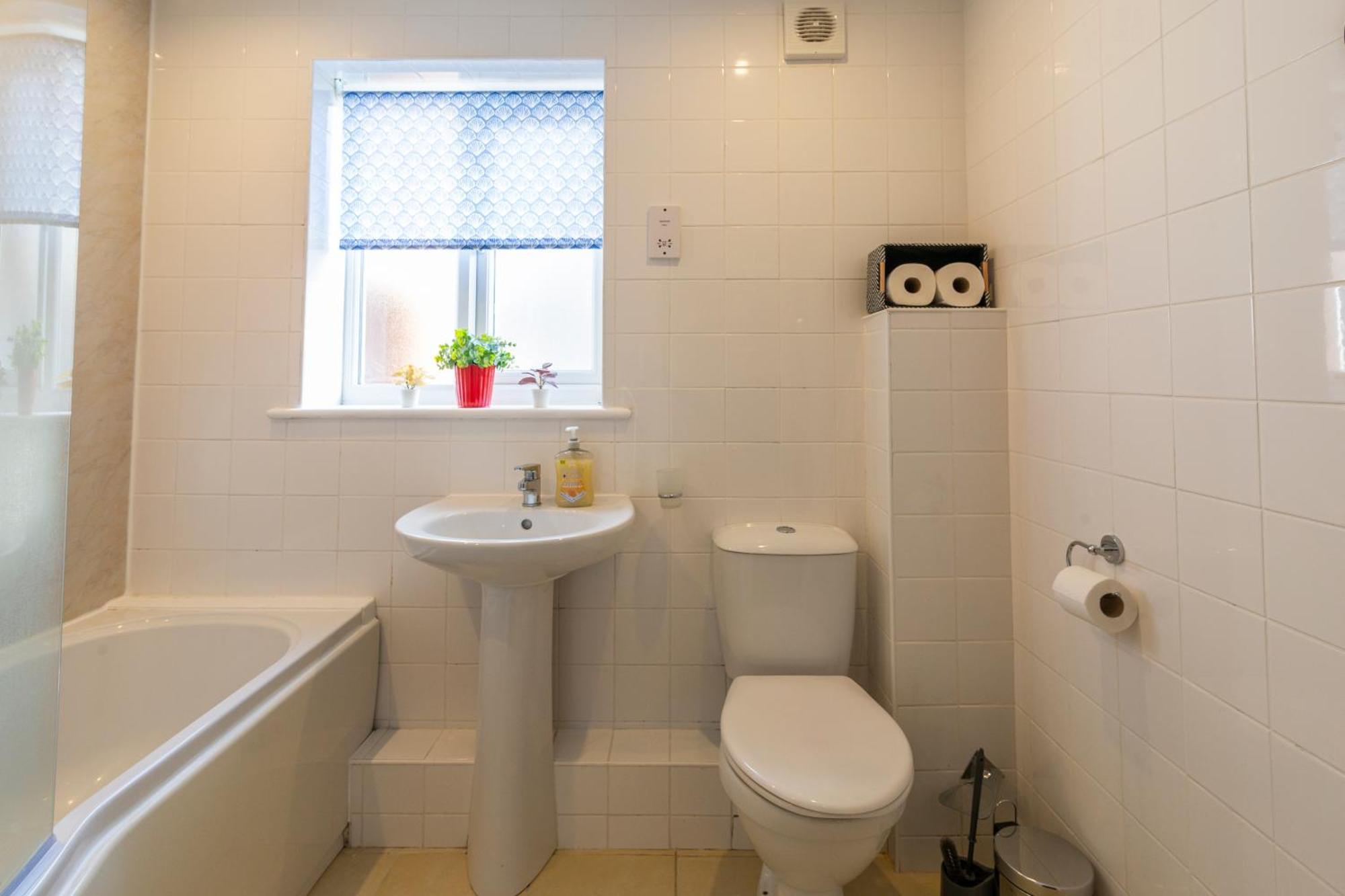 The Vogue Stay, 3 Bedrooms, 2 Bathrooms, Ideal For Jr & Oxford Hospitals, Free Carpark, Conveniently Located For Ring Road Access, 2 Miles From Oxford City Centre Easy Car & Bus Route Buitenkant foto
